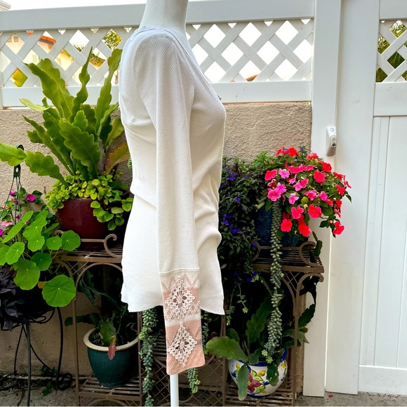 Free People Cream Thermal with Macrame Sleeves Size M - Picture 6 of 13